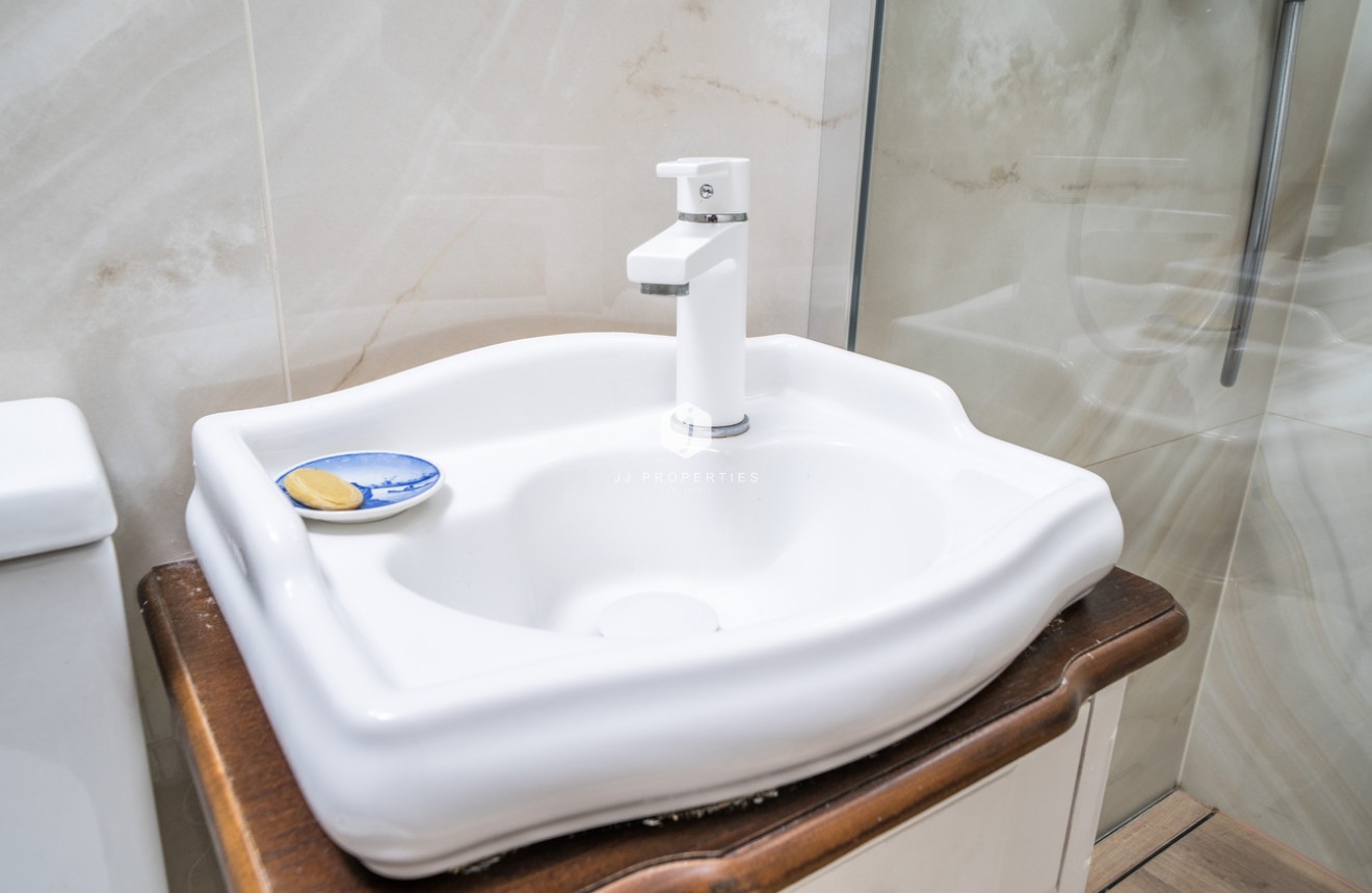 Segunda mano - Bungalow -
Torrevieja - La Mata