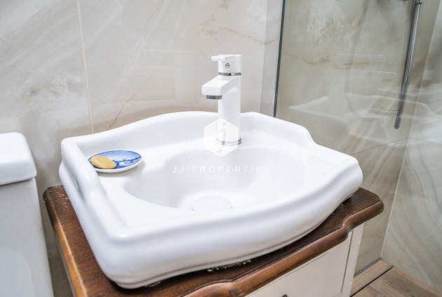 Segunda mano - Bungalow -
Torrevieja - La Mata