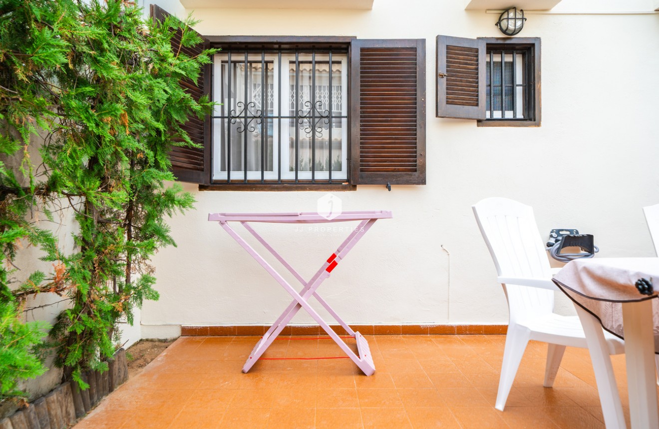 Segunda mano - Bungalow -
Torrevieja - La Mata