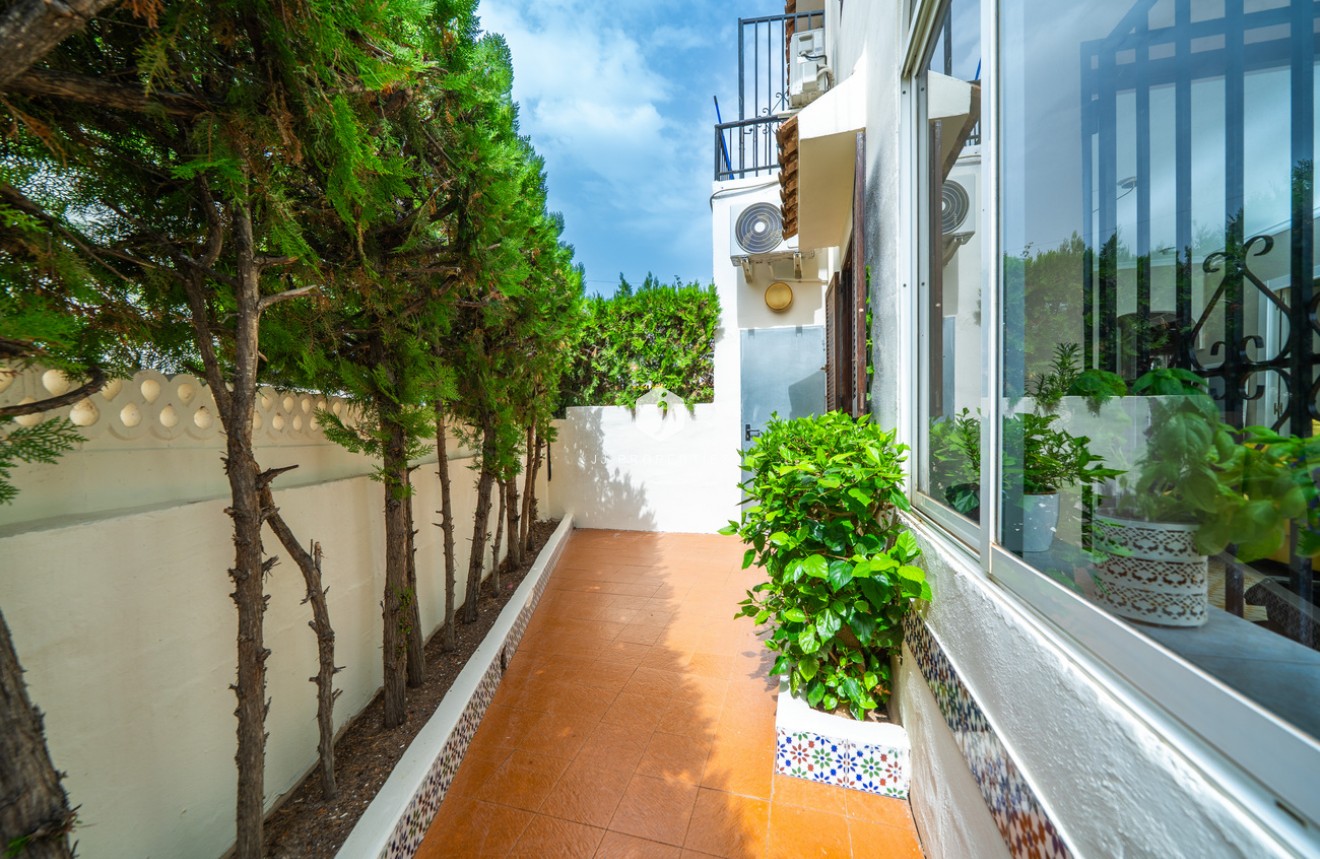 Segunda mano - Bungalow -
Torrevieja - La Mata