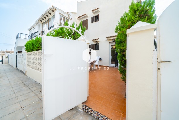 Segunda mano - Bungalow -
Torrevieja - La Mata