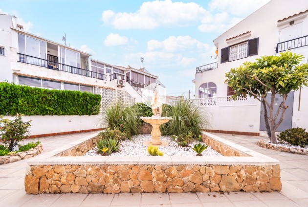 Segunda mano - Bungalow -
Torrevieja - La Mata