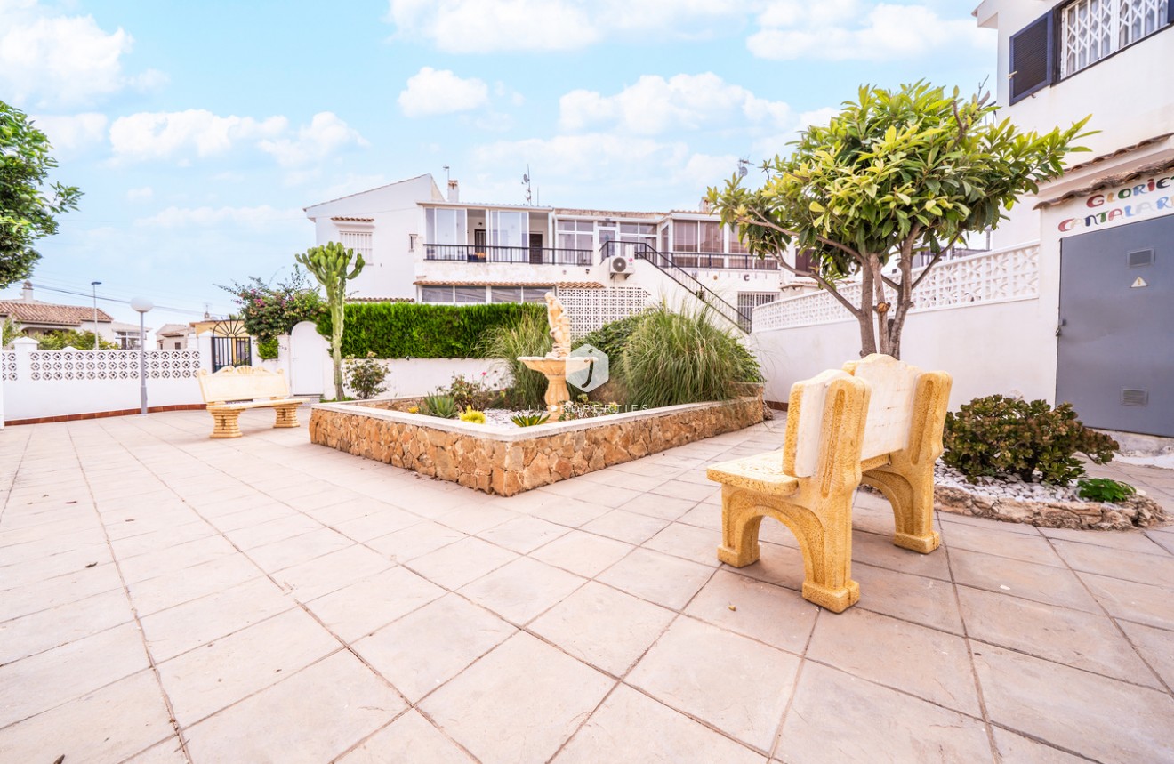 Segunda mano - Bungalow -
Torrevieja - La Mata