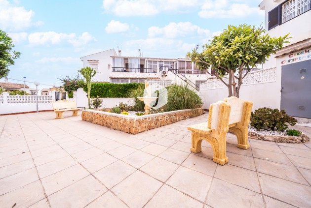 Segunda mano - Bungalow -
Torrevieja - La Mata