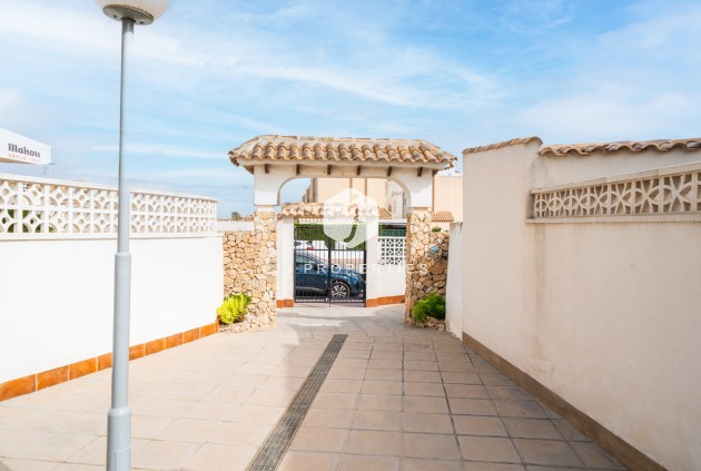 Segunda mano - Bungalow -
Torrevieja - La Mata