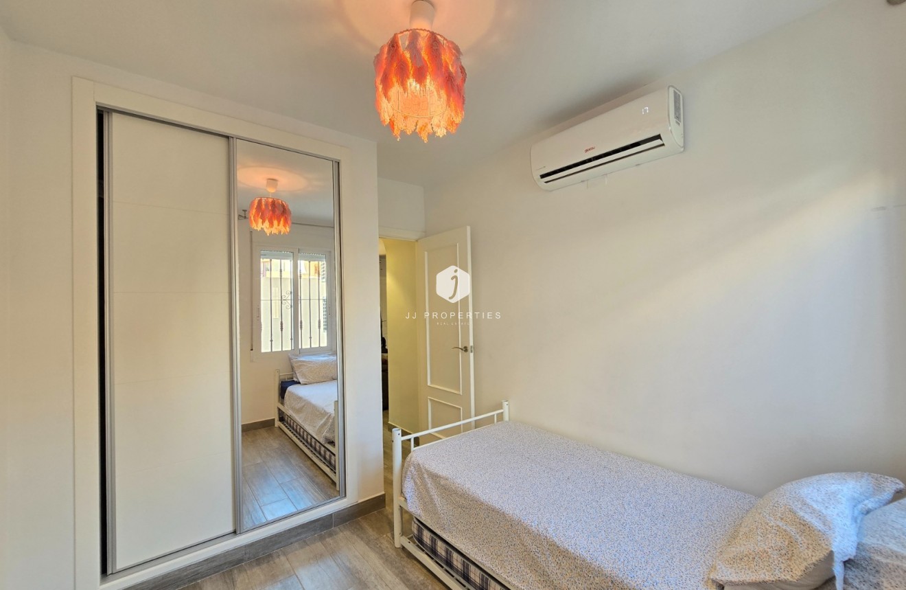 Segunda mano - Apartamento / piso -
Orihuela Costa - Costa Blanca