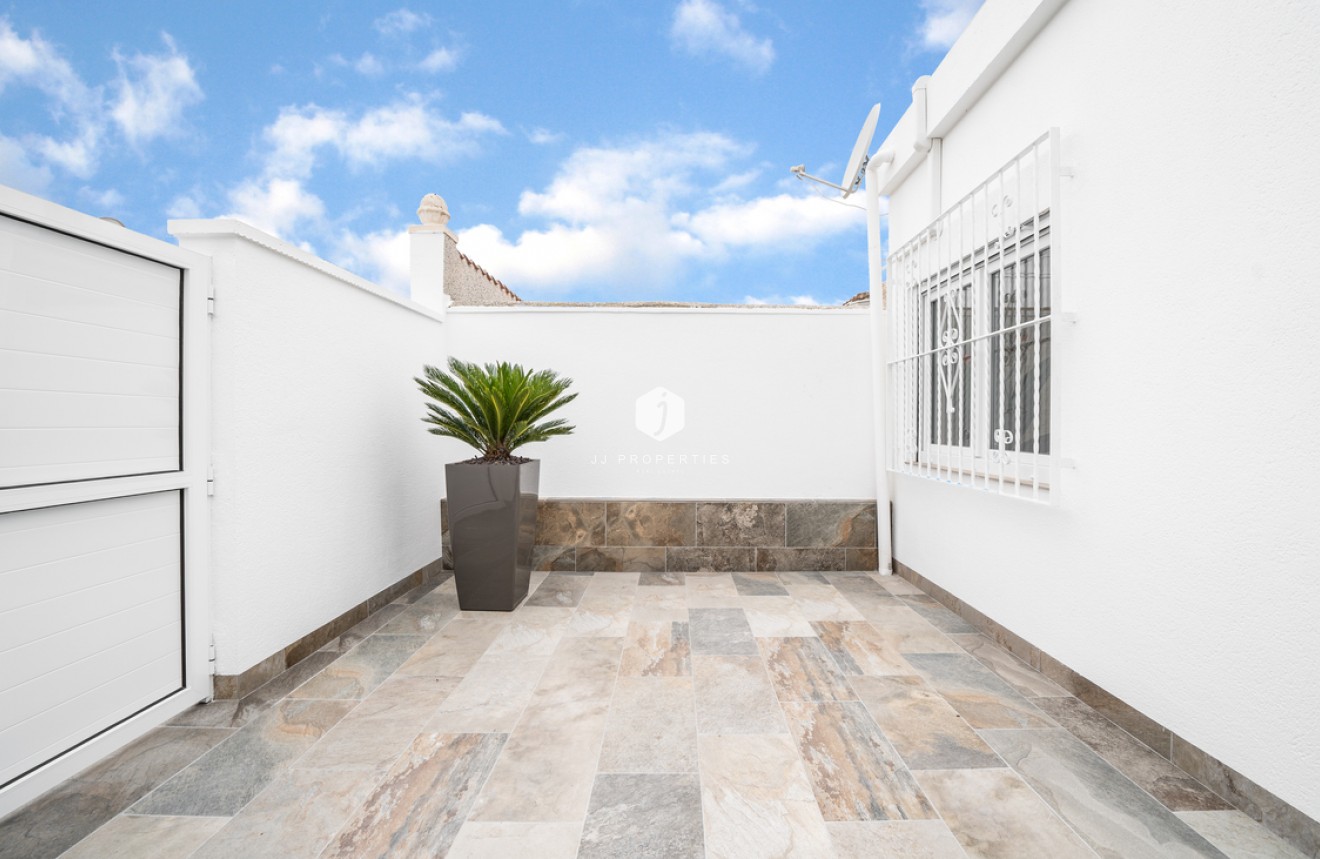 Segunda mano - Bungalow -
Torrevieja - Torretas