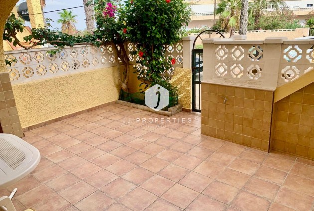 Segunda mano - Apartamento / piso -
Torrevieja - La Mata