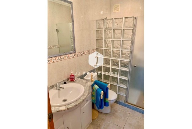 Segunda mano - Apartamento / piso -
Torrevieja - La Mata
