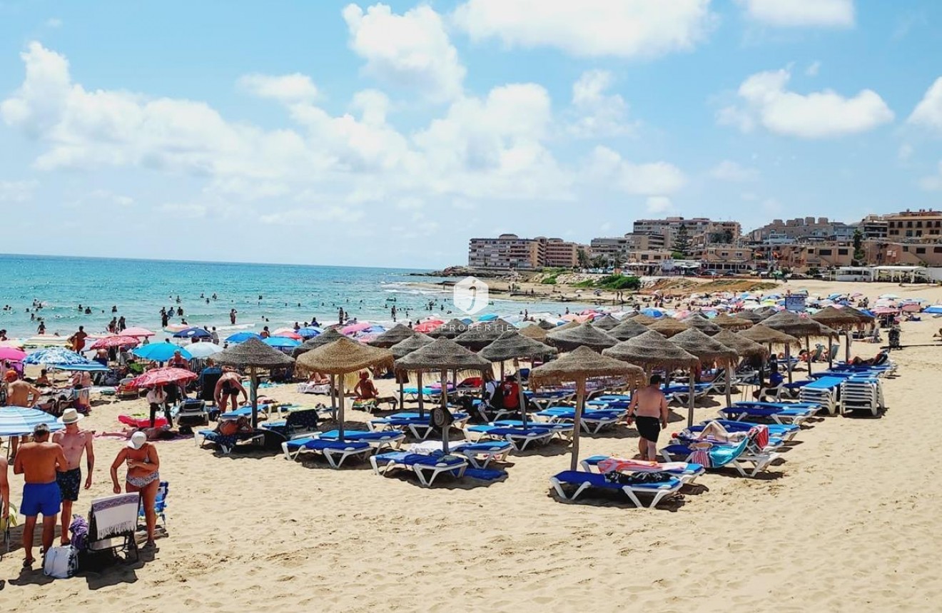 Segunda mano - Apartamento / piso -
Torrevieja - La Mata