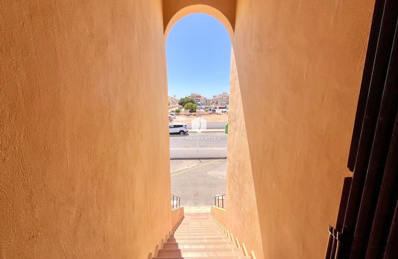 Segunda mano - Apartamento / piso -
Playa Flamenca - Costa Blanca