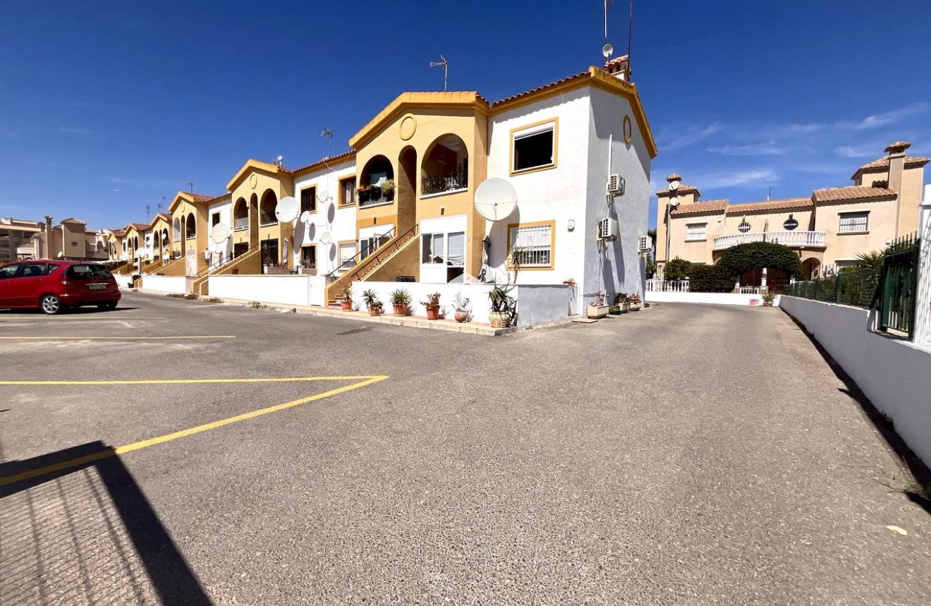 Segunda mano - Apartamento / piso -
Playa Flamenca - Costa Blanca