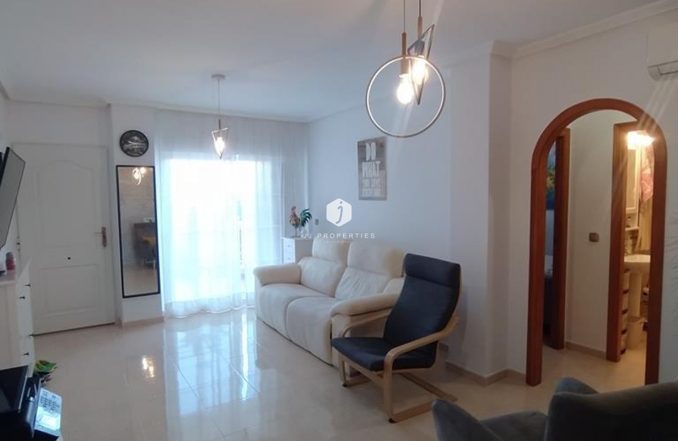 Segunda mano - Apartamento / piso -
Orihuela Costa - LOMAS CABO ROIG