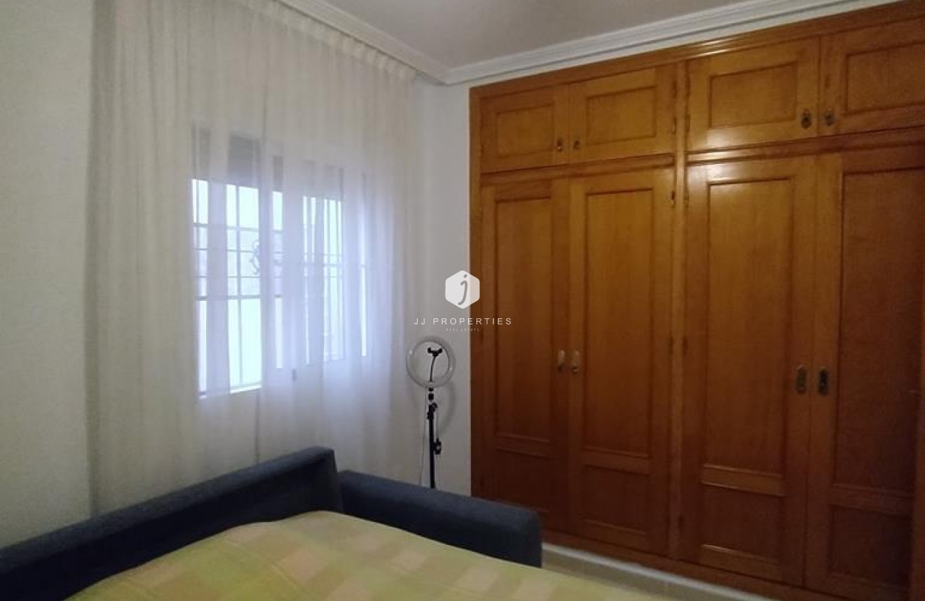 Segunda mano - Apartamento / piso -
Orihuela Costa - LOMAS CABO ROIG