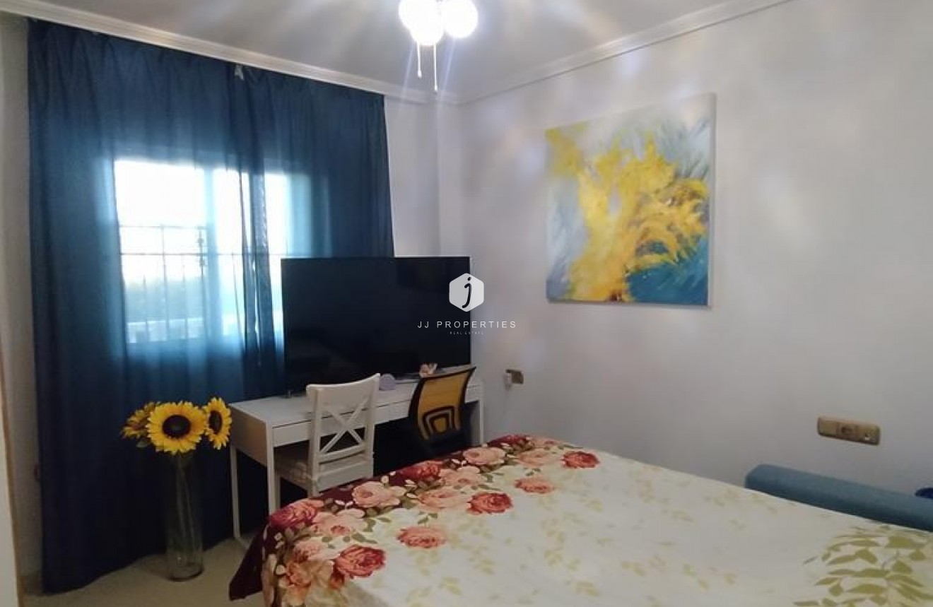 Segunda mano - Apartamento / piso -
Orihuela Costa - LOMAS CABO ROIG