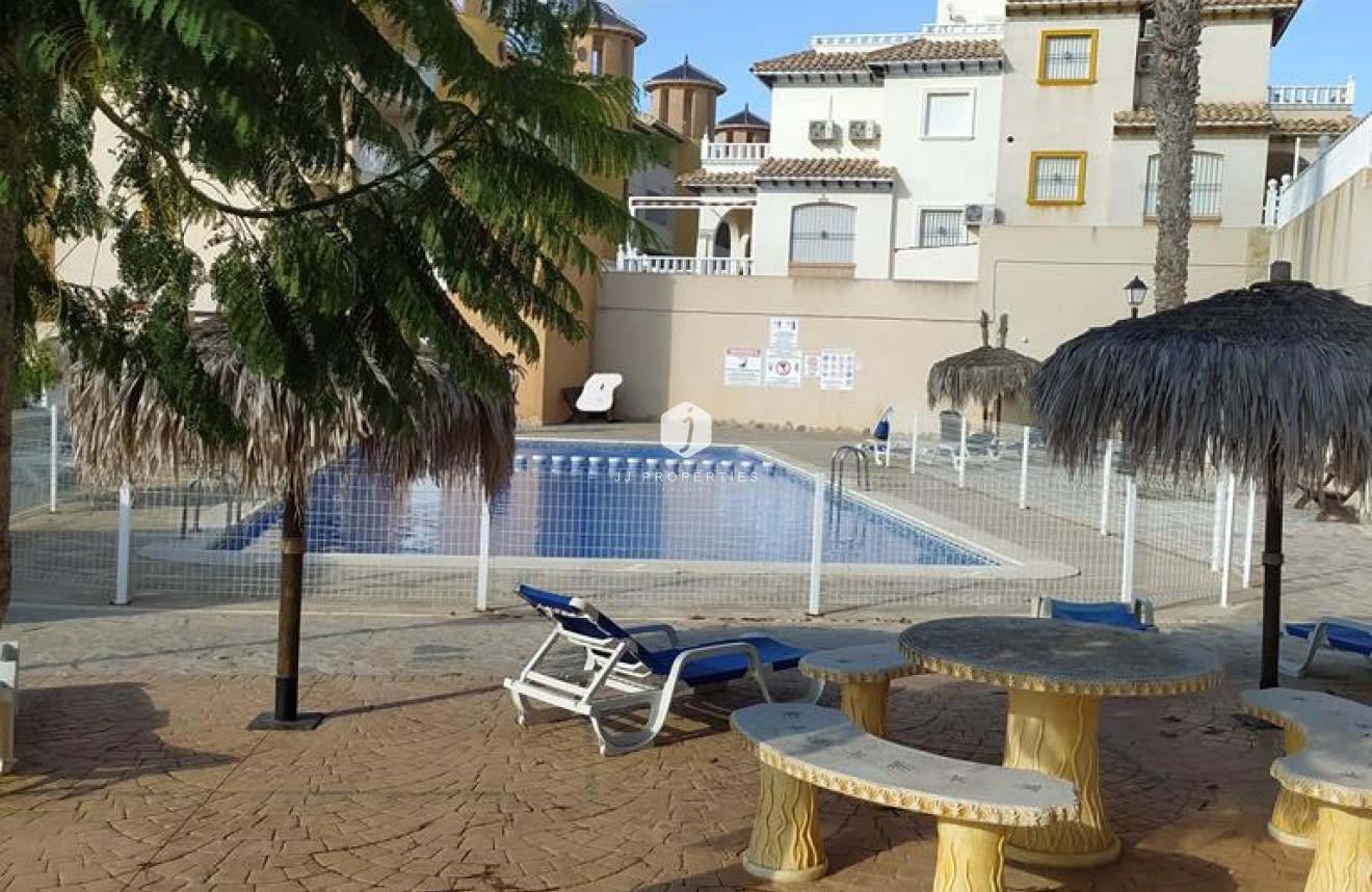Segunda mano - Apartamento / piso -
Orihuela Costa - LOMAS CABO ROIG