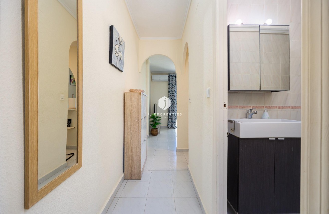 Segunda mano - Apartamento / piso -
Torrevieja - Torreblanca