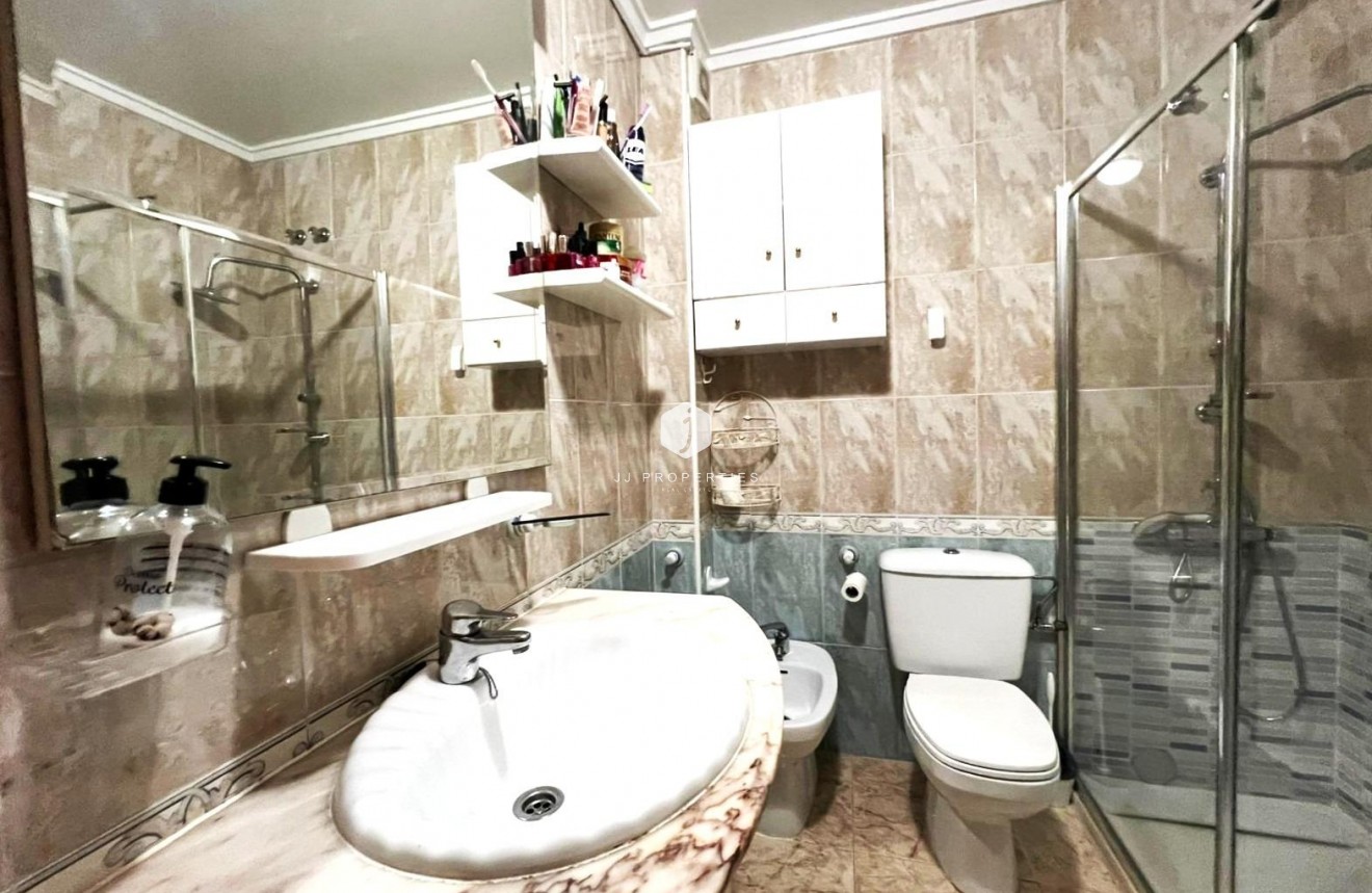 Segunda mano - Apartamento / piso -
Guardamar del Segura - Pueblo