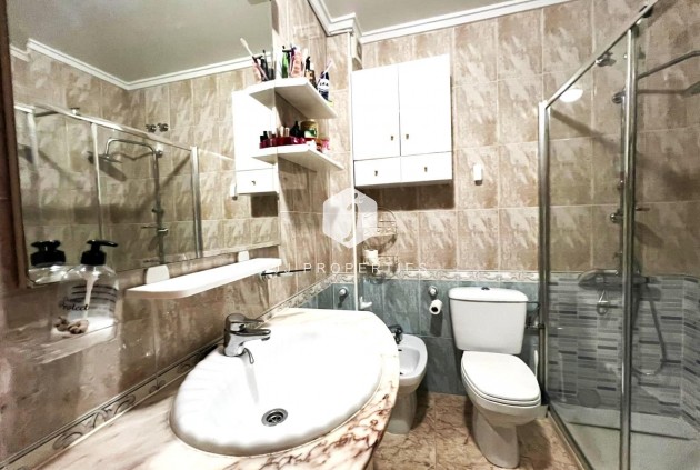 Segunda mano - Apartamento / piso -
Guardamar del Segura - Pueblo