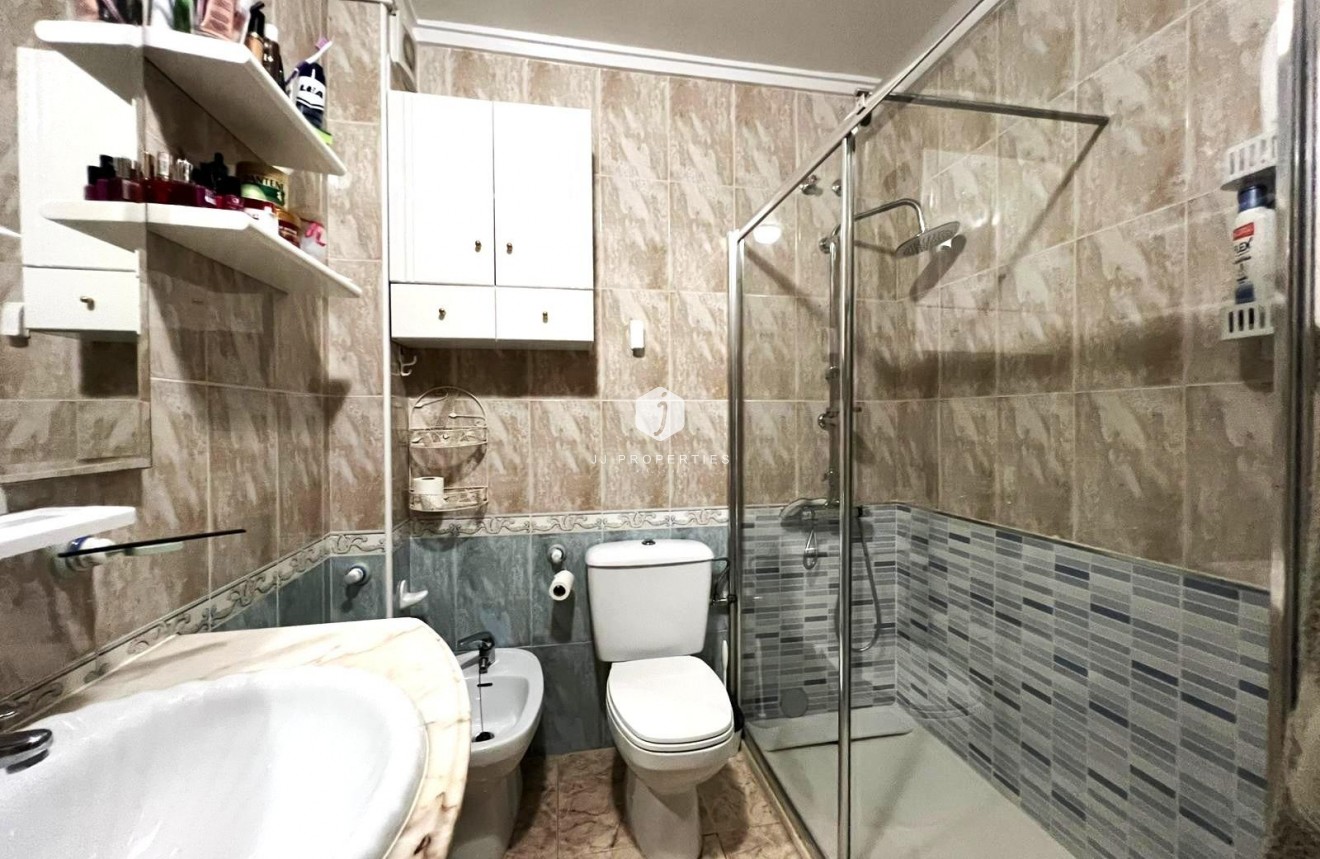 Segunda mano - Apartamento / piso -
Guardamar del Segura - Pueblo