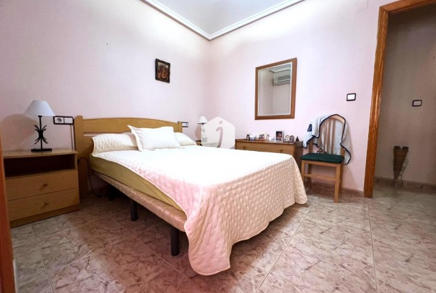 Segunda mano - Apartamento / piso -
Guardamar del Segura - Pueblo