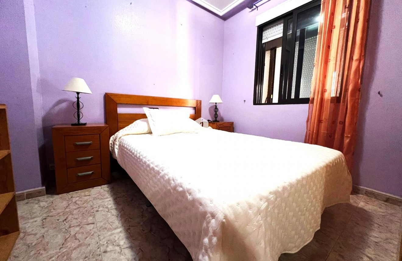 Segunda mano - Apartamento / piso -
Guardamar del Segura - Pueblo