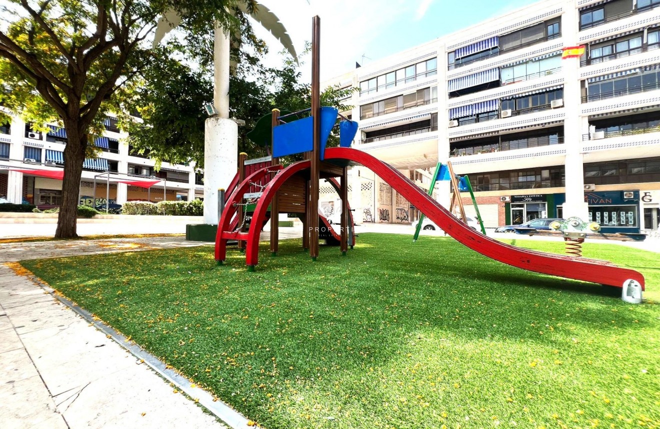 Segunda mano - Apartamento / piso -
Guardamar del Segura - Pueblo