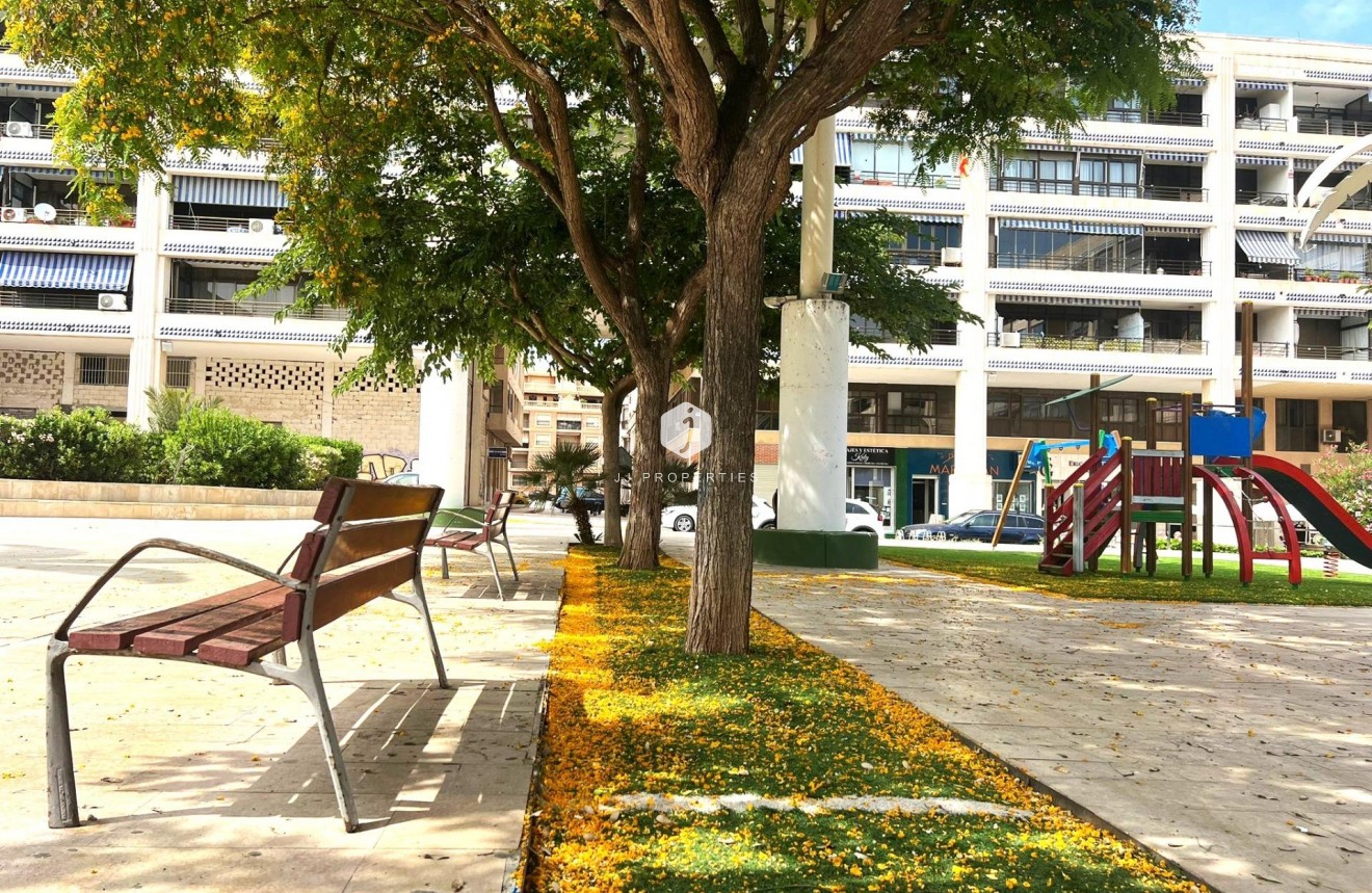 Segunda mano - Apartamento / piso -
Guardamar del Segura - Pueblo