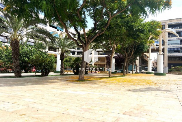 Segunda mano - Apartamento / piso -
Guardamar del Segura - Pueblo