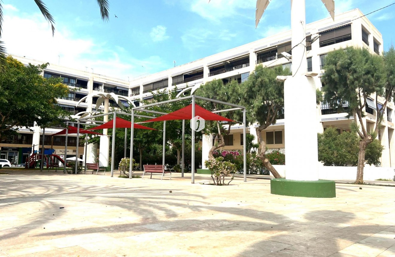 Segunda mano - Apartamento / piso -
Guardamar del Segura - Pueblo