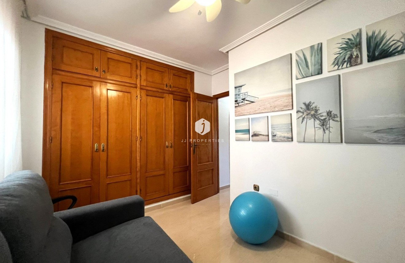 Segunda mano - Apartamento / piso -
Orihuela Costa - Lomas De Cabo Roig-los Dolses