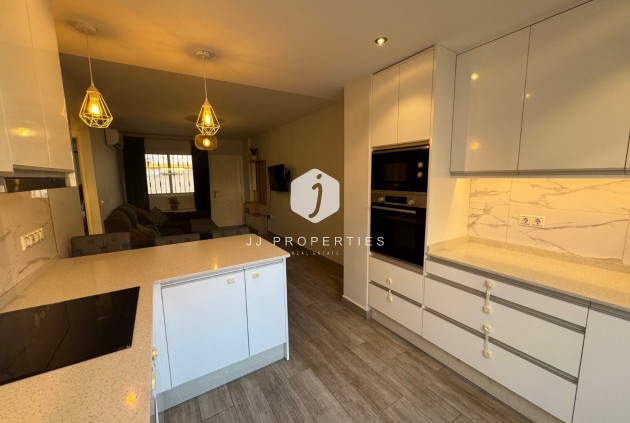 Segunda mano - Apartamento / piso -
La Zenia - Costa Blanca