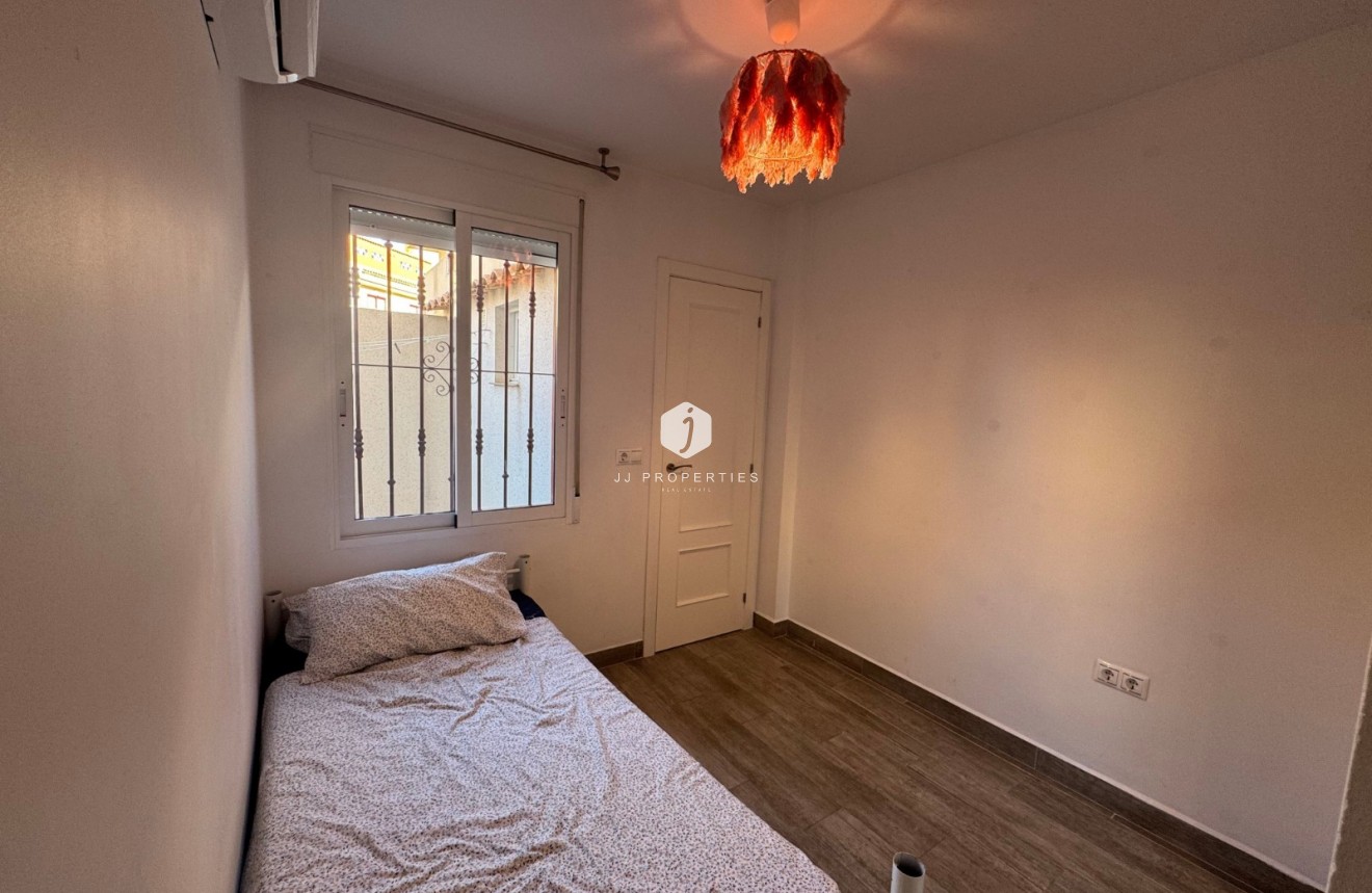 Segunda mano - Apartamento / piso -
La Zenia - Costa Blanca