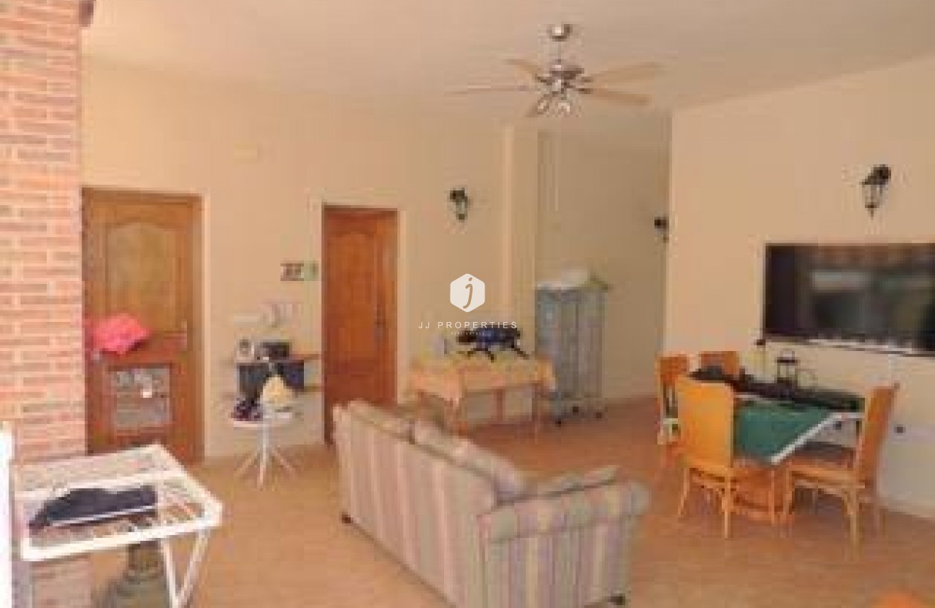 Resale - Villa -
Catral