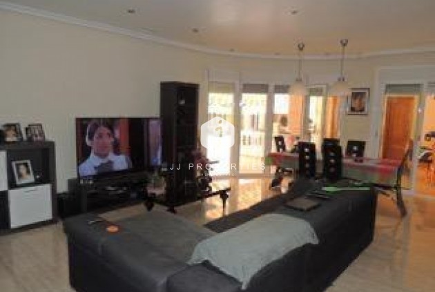 Resale - Villa -
Catral