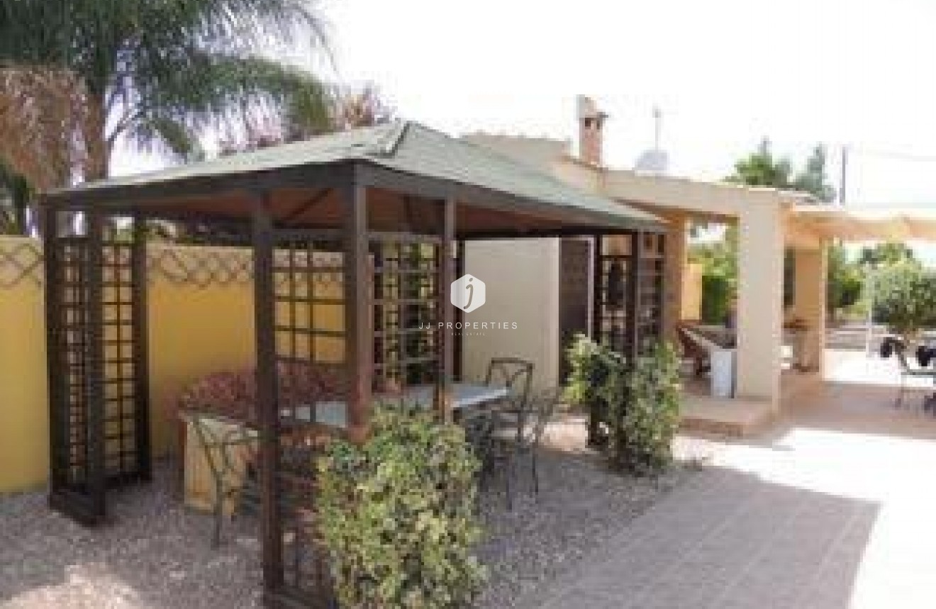 Resale - Villa -
Catral