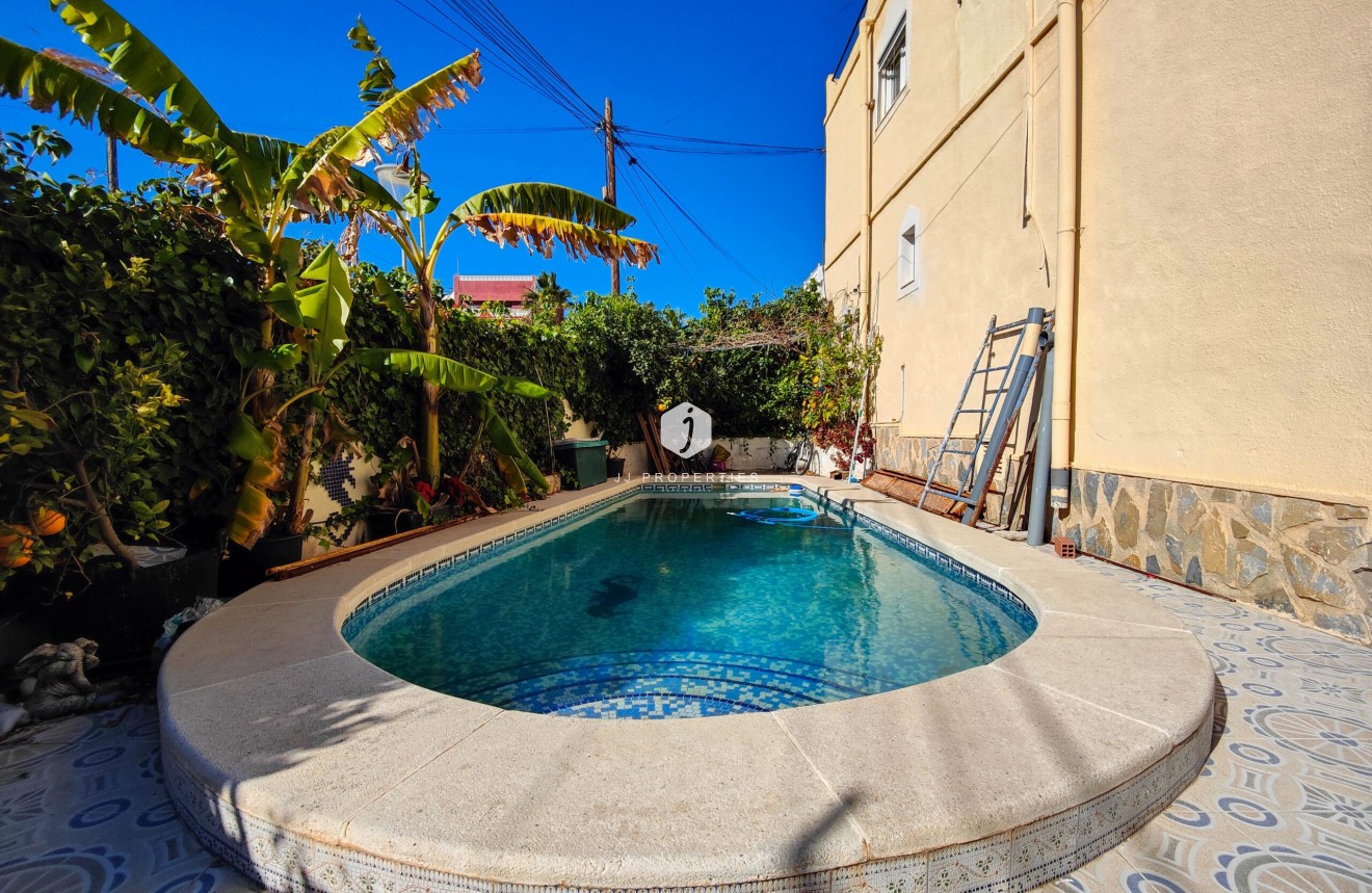 Segunda mano - Chalet -
San Miguel de Salinas - Inland