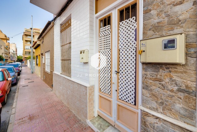 Segunda mano - Apartamento / piso -
Torrevieja - Centro