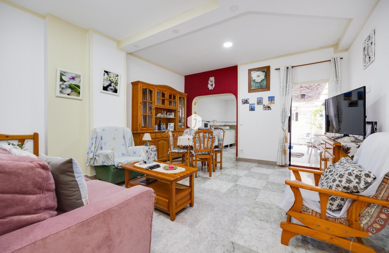 Segunda mano - Apartamento / piso -
Torrevieja - Centro