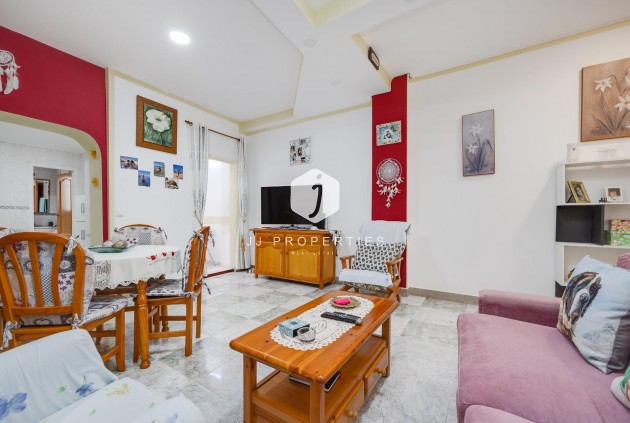 Segunda mano - Apartamento / piso -
Torrevieja - Centro