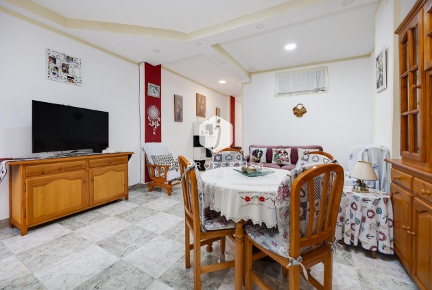 Segunda mano - Apartamento / piso -
Torrevieja - Centro