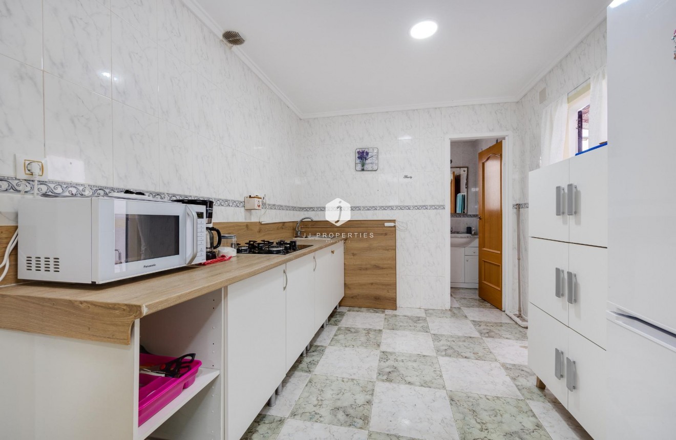 Segunda mano - Apartamento / piso -
Torrevieja - Centro