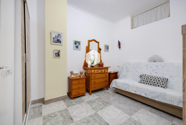 Segunda mano - Apartamento / piso -
Torrevieja - Centro