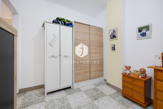 Segunda mano - Apartamento / piso -
Torrevieja - Centro