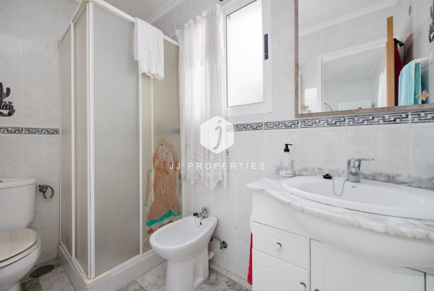 Segunda mano - Apartamento / piso -
Torrevieja - Centro