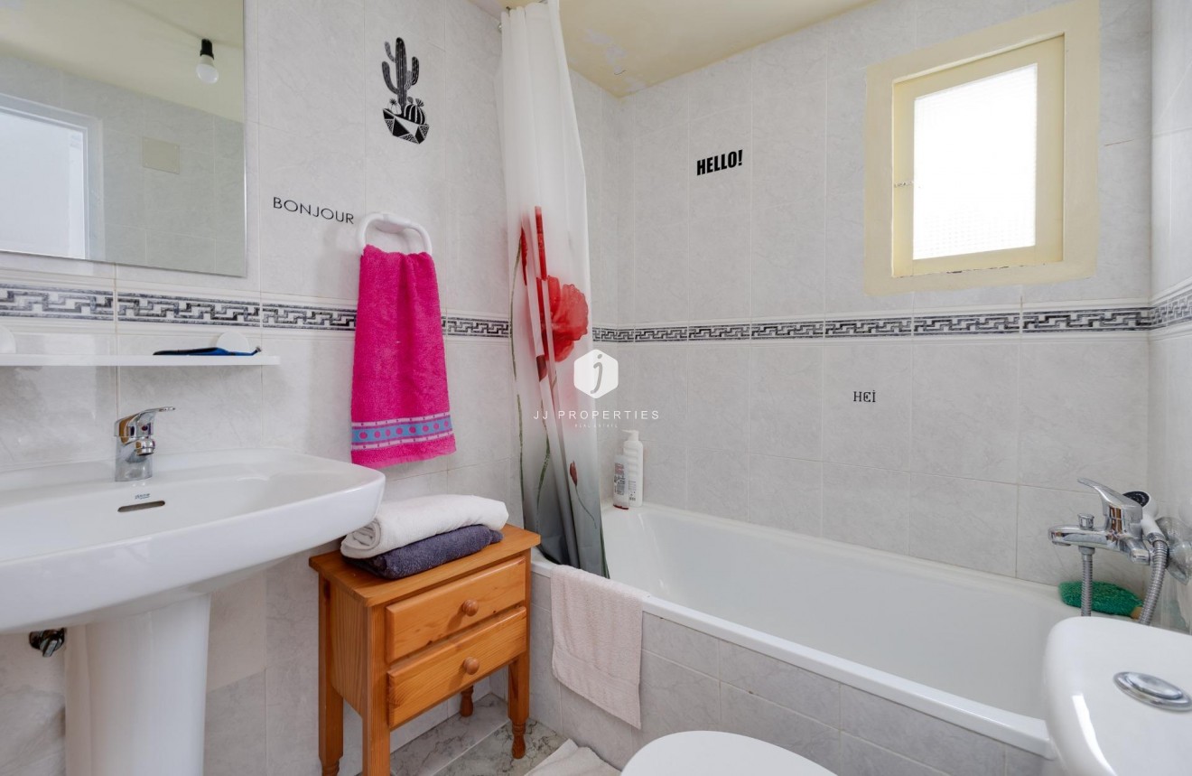 Segunda mano - Apartamento / piso -
Torrevieja - Centro