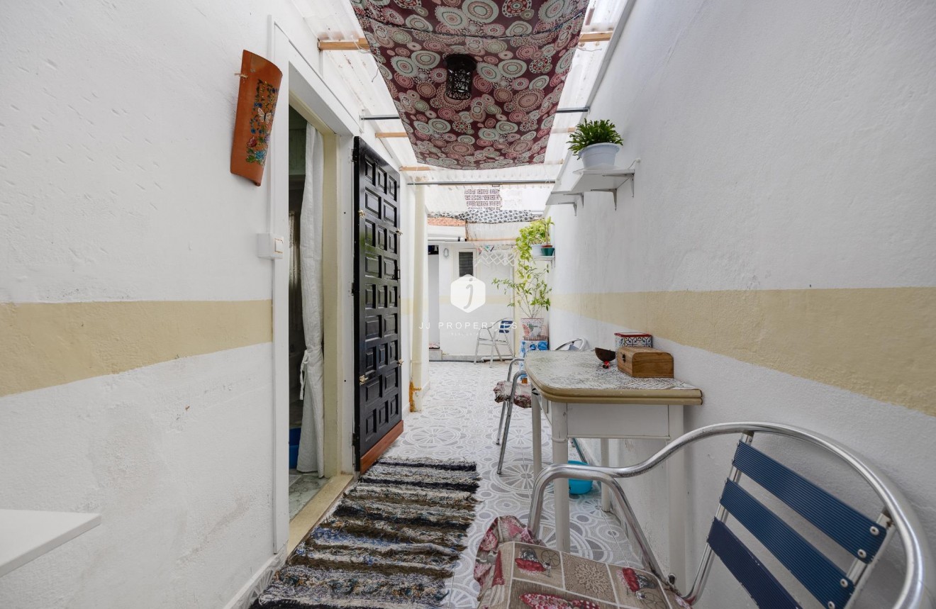 Segunda mano - Apartamento / piso -
Torrevieja - Centro