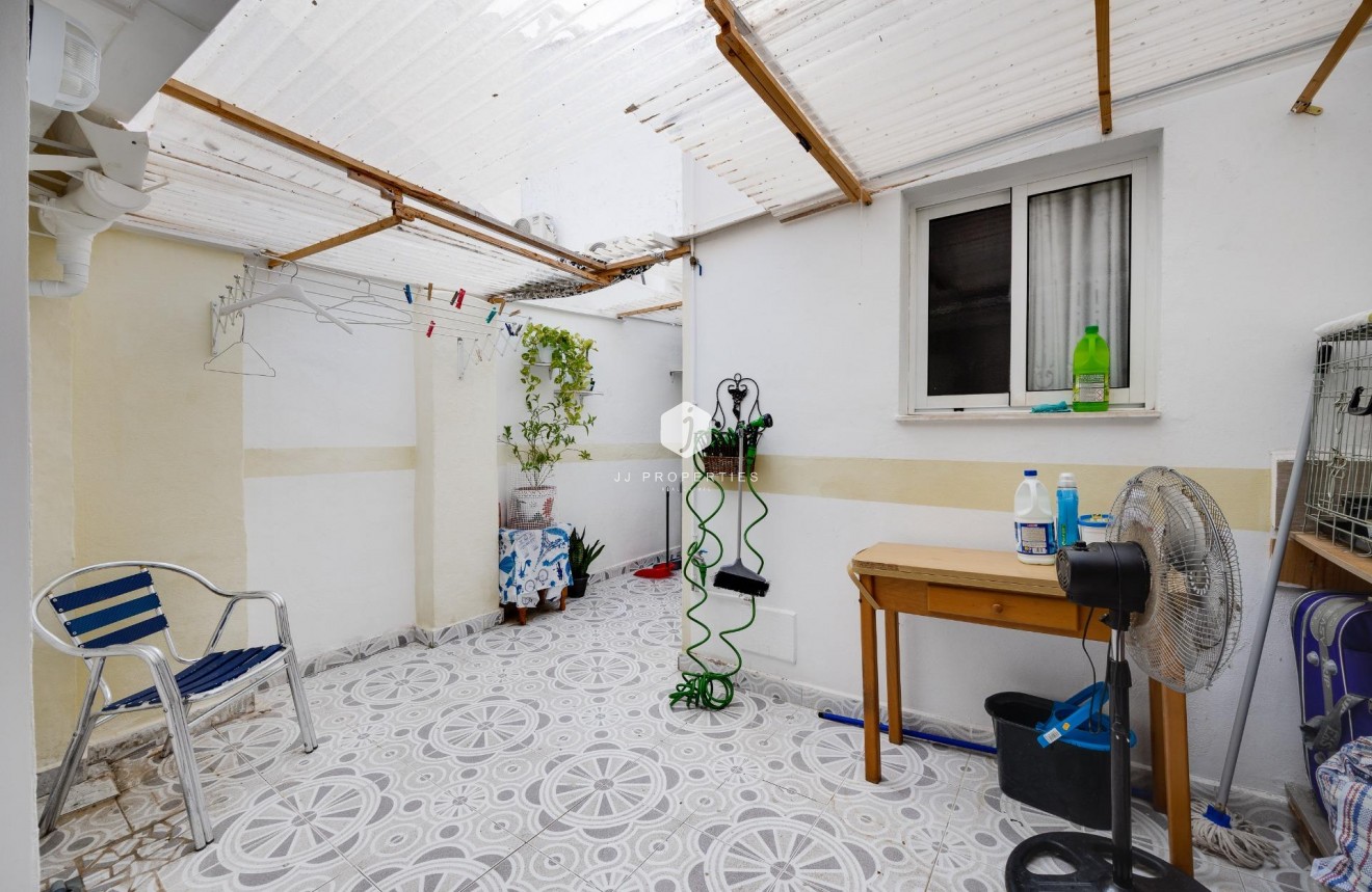 Segunda mano - Apartamento / piso -
Torrevieja - Centro