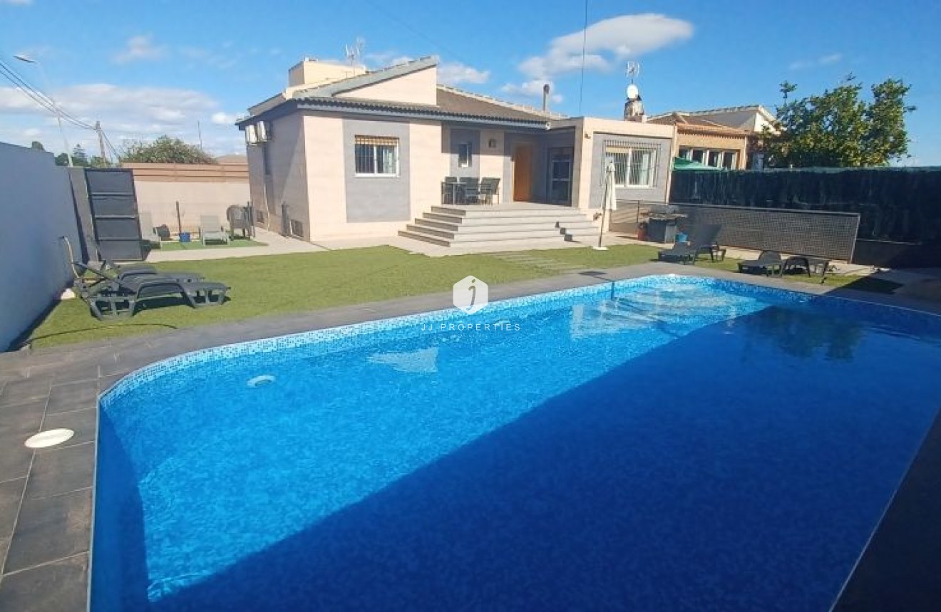 Tweedehands - Villa -
Torrevieja - Costa Blanca