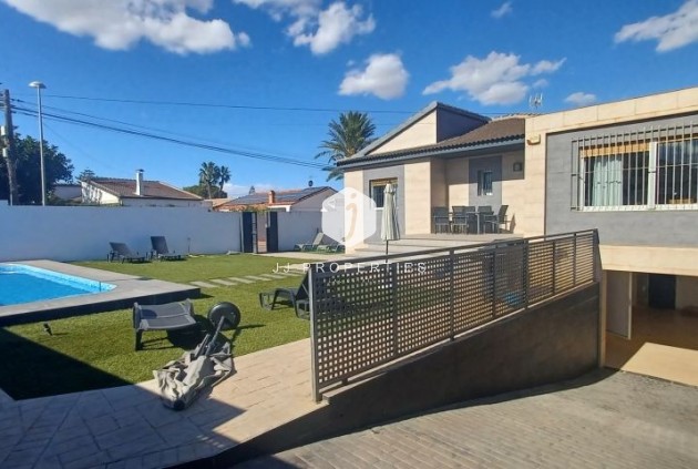 Tweedehands - Villa -
Torrevieja - Costa Blanca